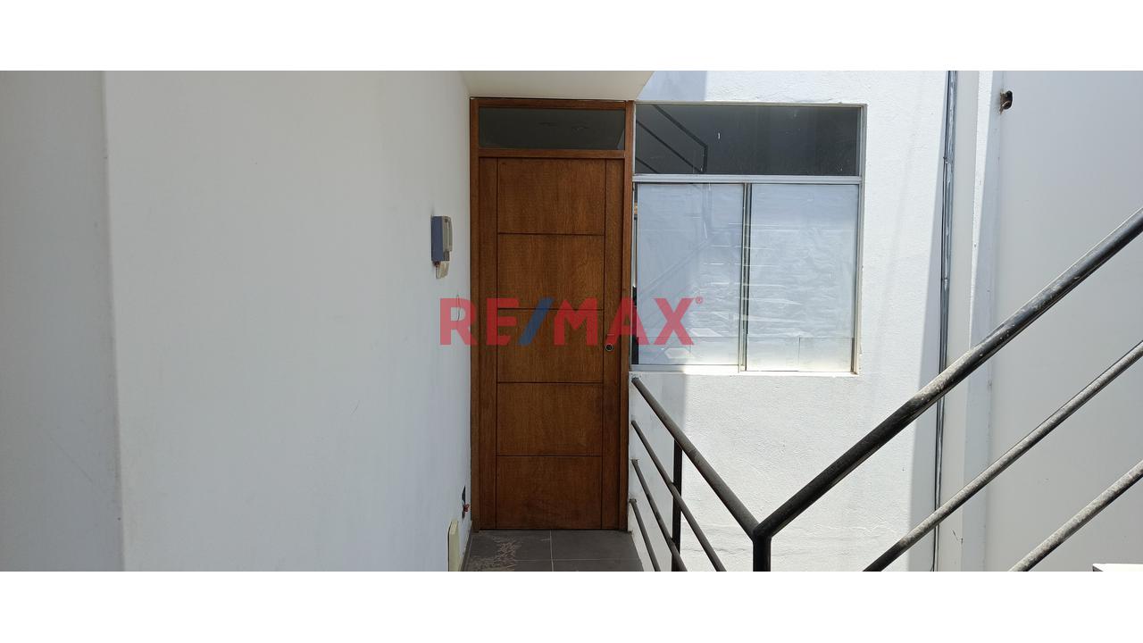 🔑 ¡Gran Oportunidad De Inversión En Ica! Casa De 3 Pisos En Urbanización Las Palmeras - 13