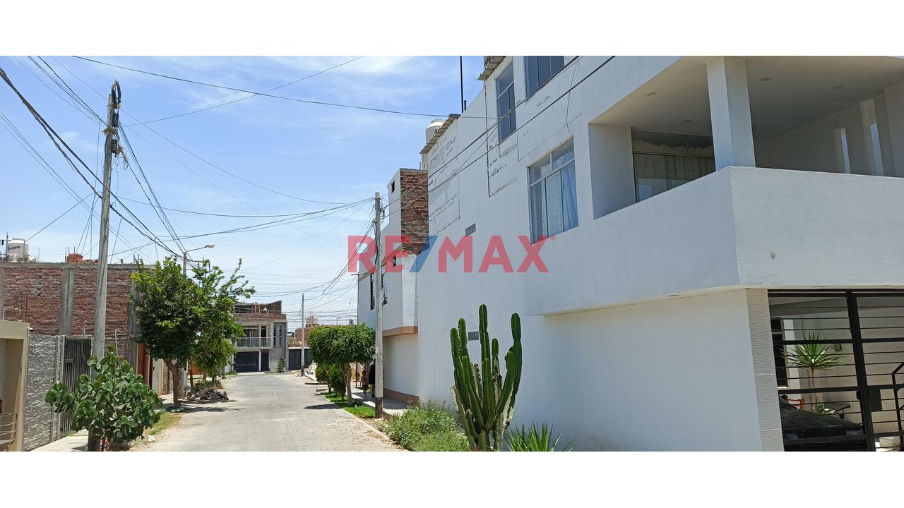 🔑 ¡Gran Oportunidad De Inversión En Ica! Casa De 3 Pisos En Urbanización Las Palmeras - 6