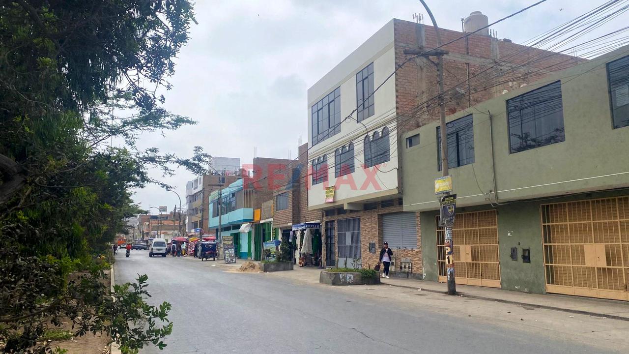 Alquiler De Local  Comercial En 3Er Piso En San Martin De Porres - 11