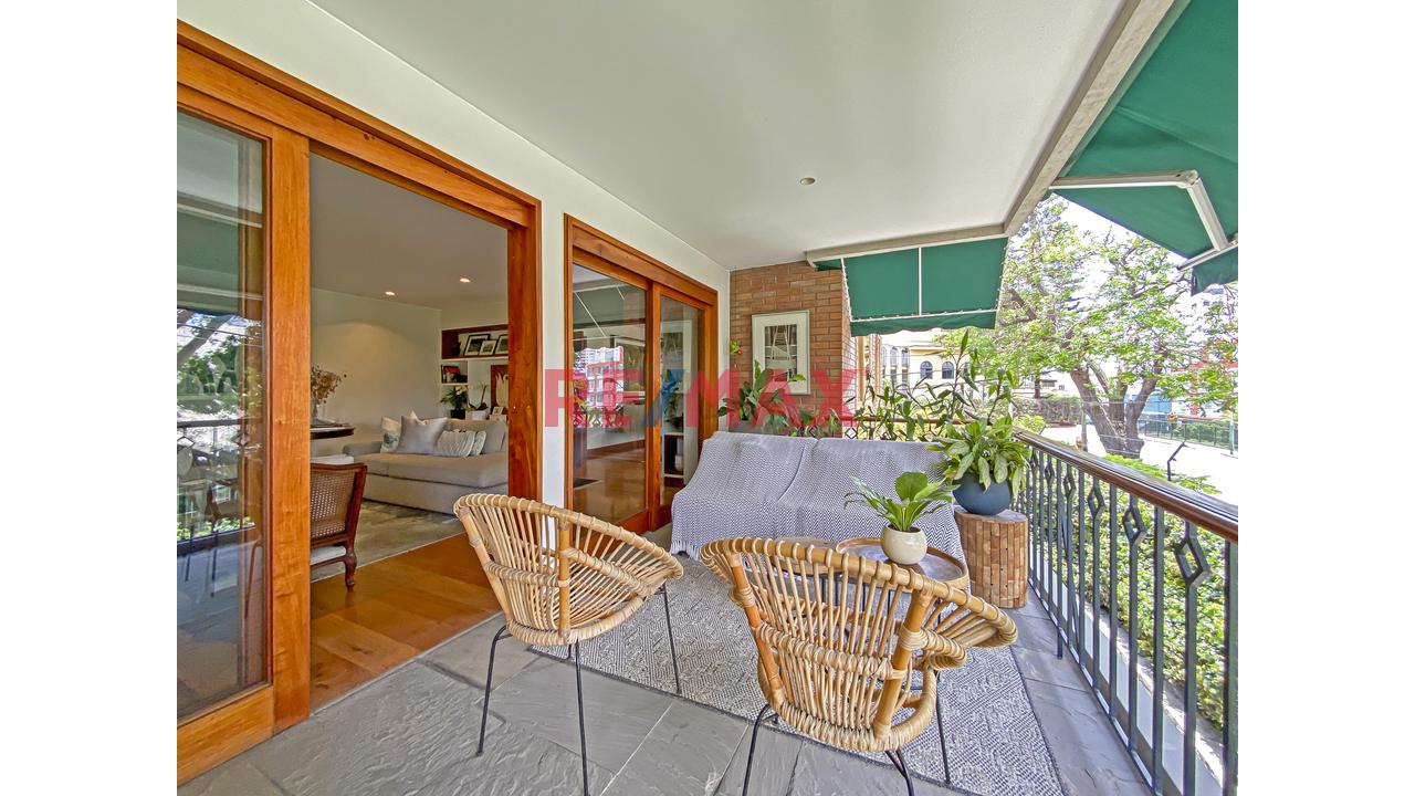 Flat En Venta 4 Dormitorios, San Isidro: Terraza Y Vista A La Huaca Huallamarca — foto 6