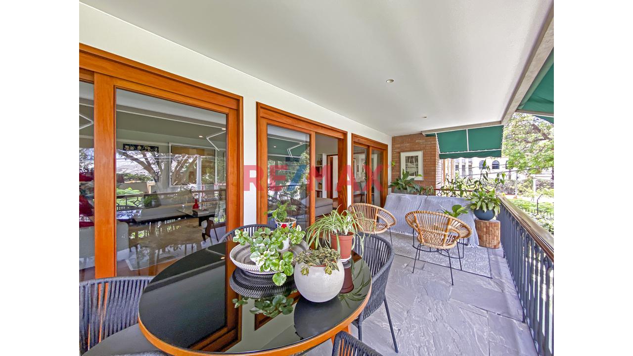 Flat En Venta 4 Dormitorios, San Isidro: Terraza Y Vista A La Huaca Huallamarca — foto 7