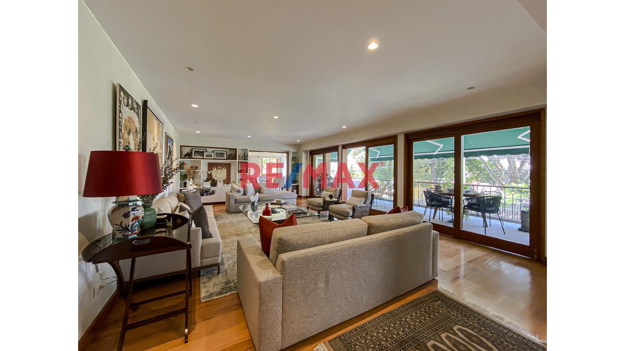 Flat En Venta 4 Dormitorios, San Isidro: Terraza Y Vista A La Huaca Huallamarca