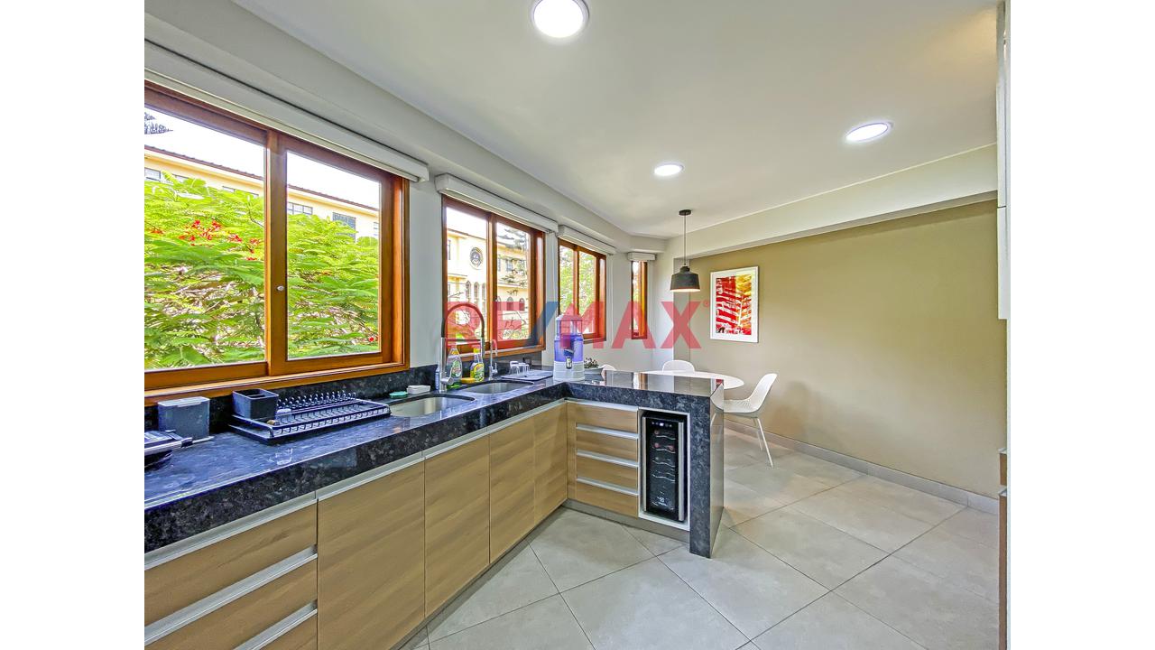 Flat En Venta 4 Dormitorios, San Isidro: Terraza Y Vista A La Huaca Huallamarca — foto 11