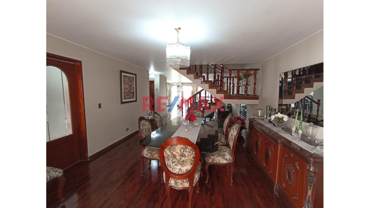 Casa en Venta de 5 dormitorios ubicado en Santiago De Surco Casa en Venta de 5 dormitorios ubicado en Santiago De Surco
