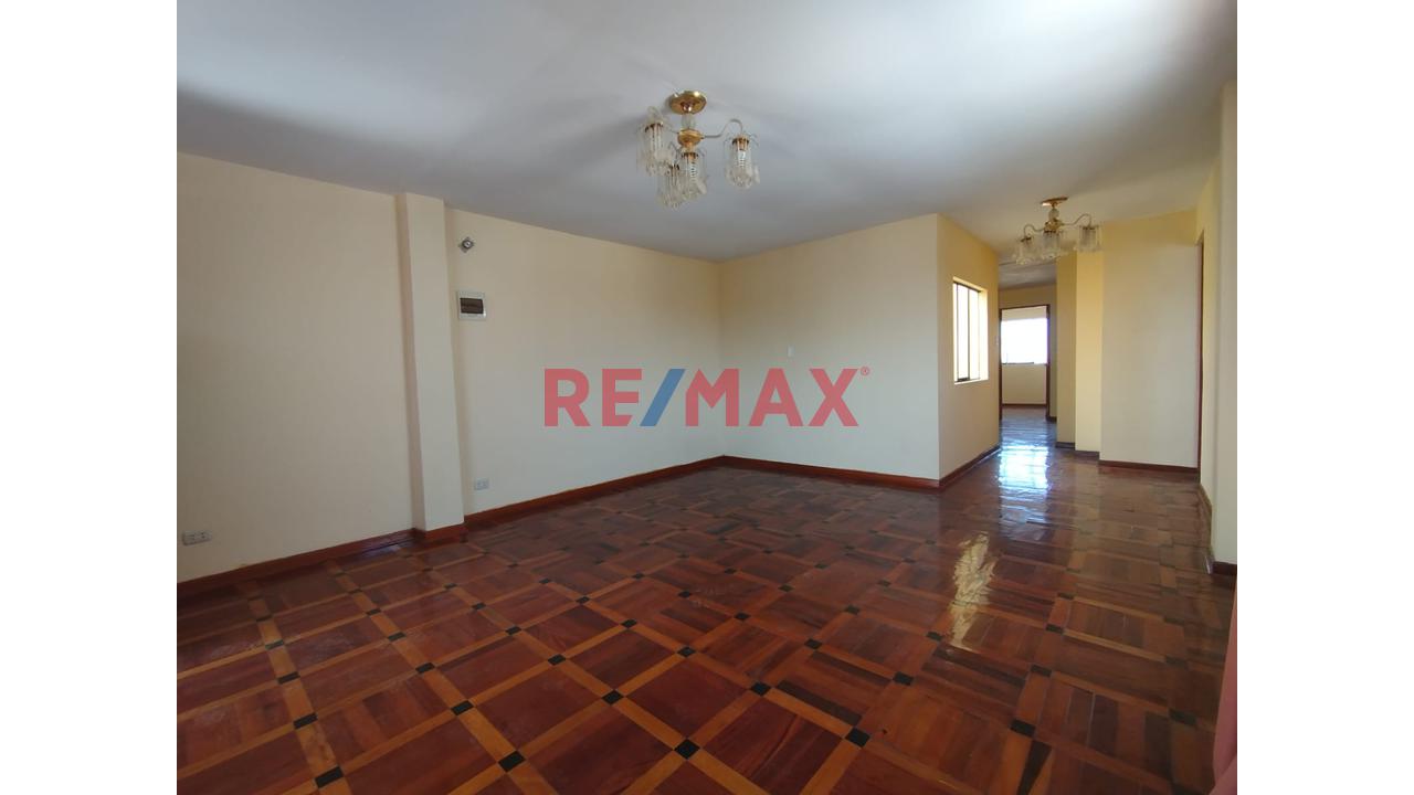 Venta Departamento Cuarto Piso- Chorrillos