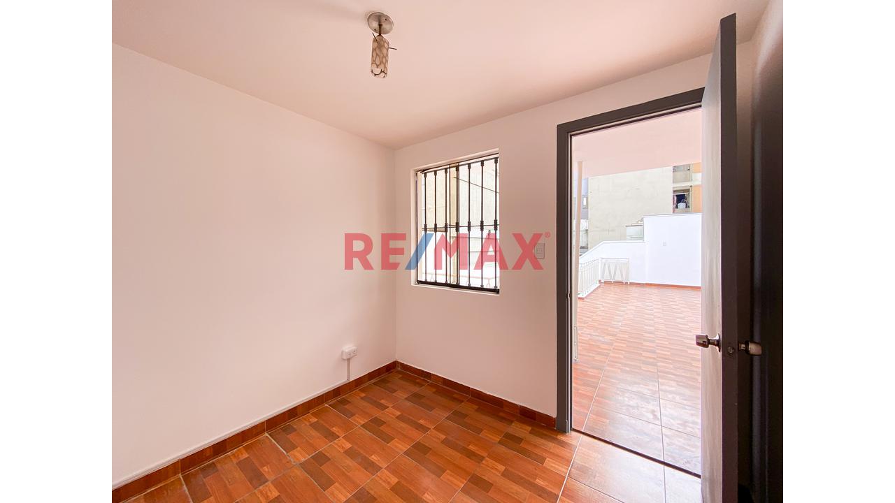 Casa Remodelada En Pleno Centro De San Isidro Con Seguridad 24/7 - 10