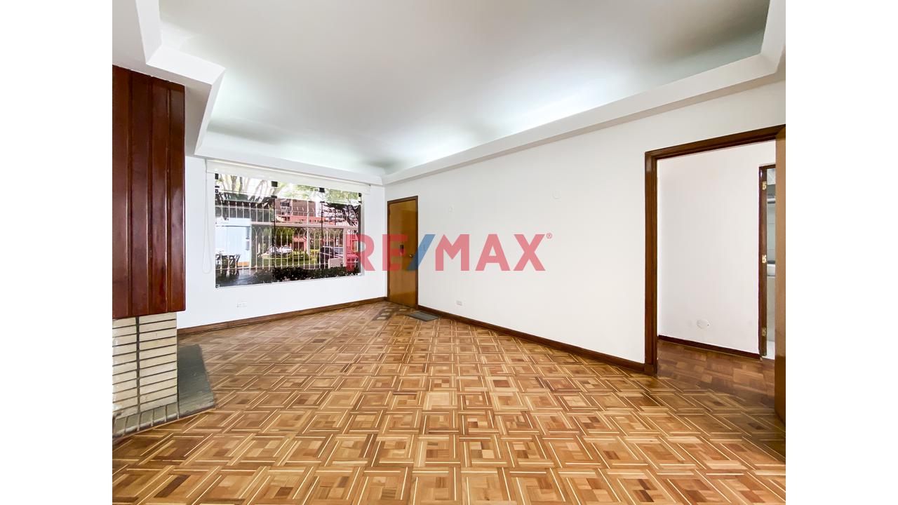Casa Remodelada En Pleno Centro De San Isidro Con Seguridad 24/7 - 5
