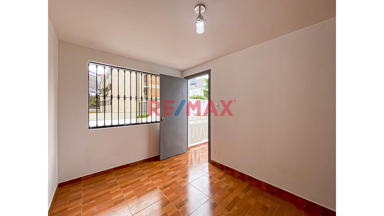 Casa Remodelada En Pleno Centro De San Isidro Con Seguridad 24/7 - 9