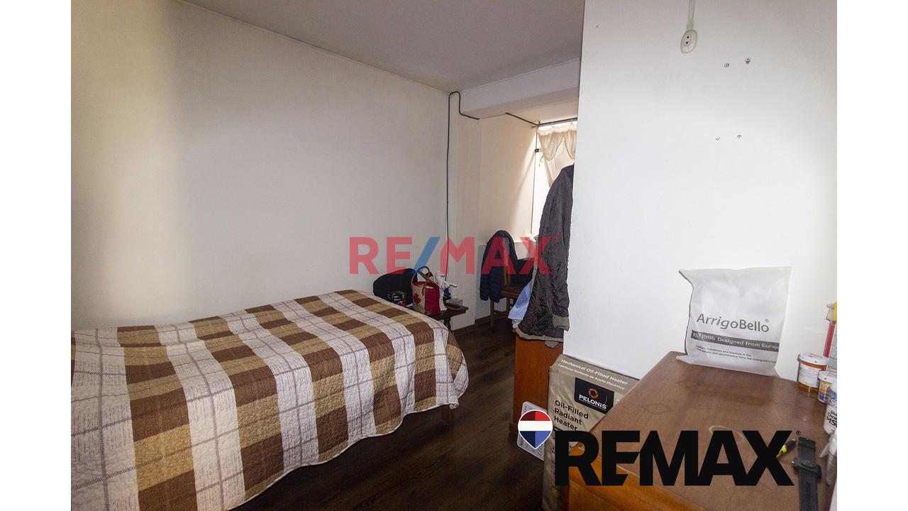 Se Vende Casa De Tres Pisos Con Dos Locales Comerciales En Avenida En San Juan De Miraflores - 7
