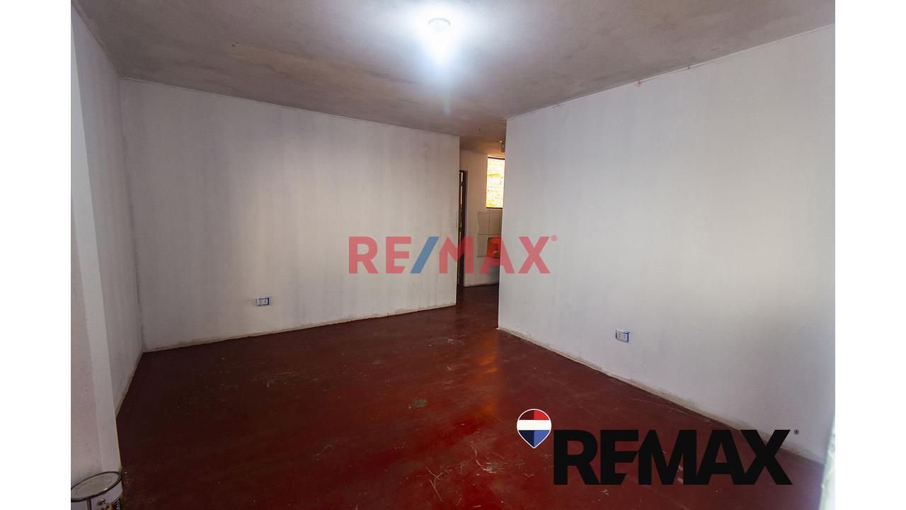 Se Vende Casa De Tres Pisos Con Dos Locales Comerciales En Avenida En San Juan De Miraflores - 15