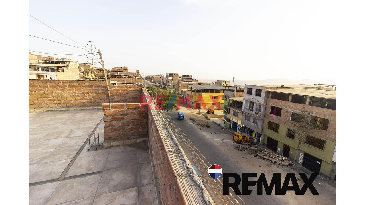 Se Vende Casa De Tres Pisos Con Dos Locales Comerciales En Avenida En San Juan De Miraflores - 4