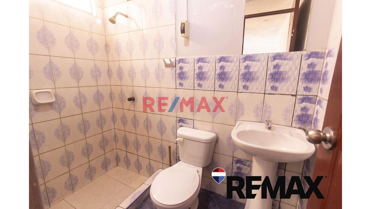 Se Vende Casa De Tres Pisos Con Dos Locales Comerciales En Avenida En San Juan De Miraflores - 17