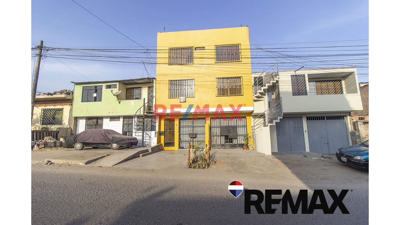 Se Vende Casa De Tres Pisos Con Dos Locales Comerciales En Avenida En San Juan De Miraflores - 2