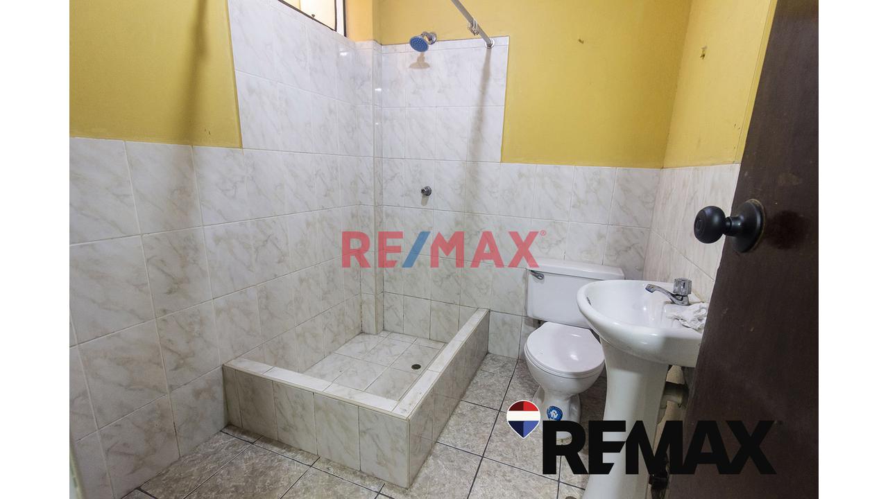 Se Vende Casa De Tres Pisos Con Dos Locales Comerciales En Avenida En San Juan De Miraflores - 13