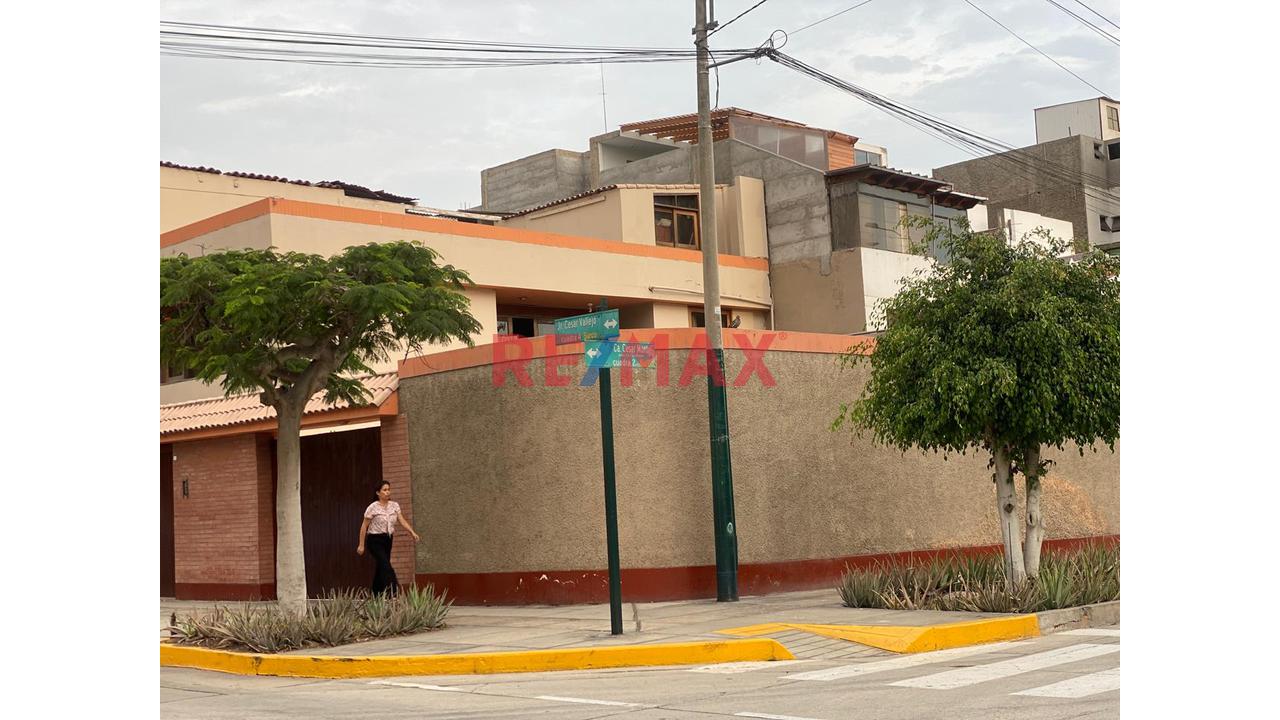 Se Vende Como Casa O Terreno — foto 7