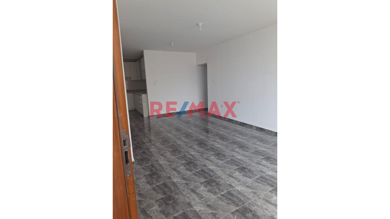 Venta Amplio Departamento En Estreno - Villa Maria Del Triunfo - 2