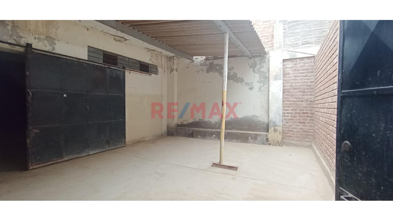 Venta De Casa Con Almacen En Paita Baja - 17