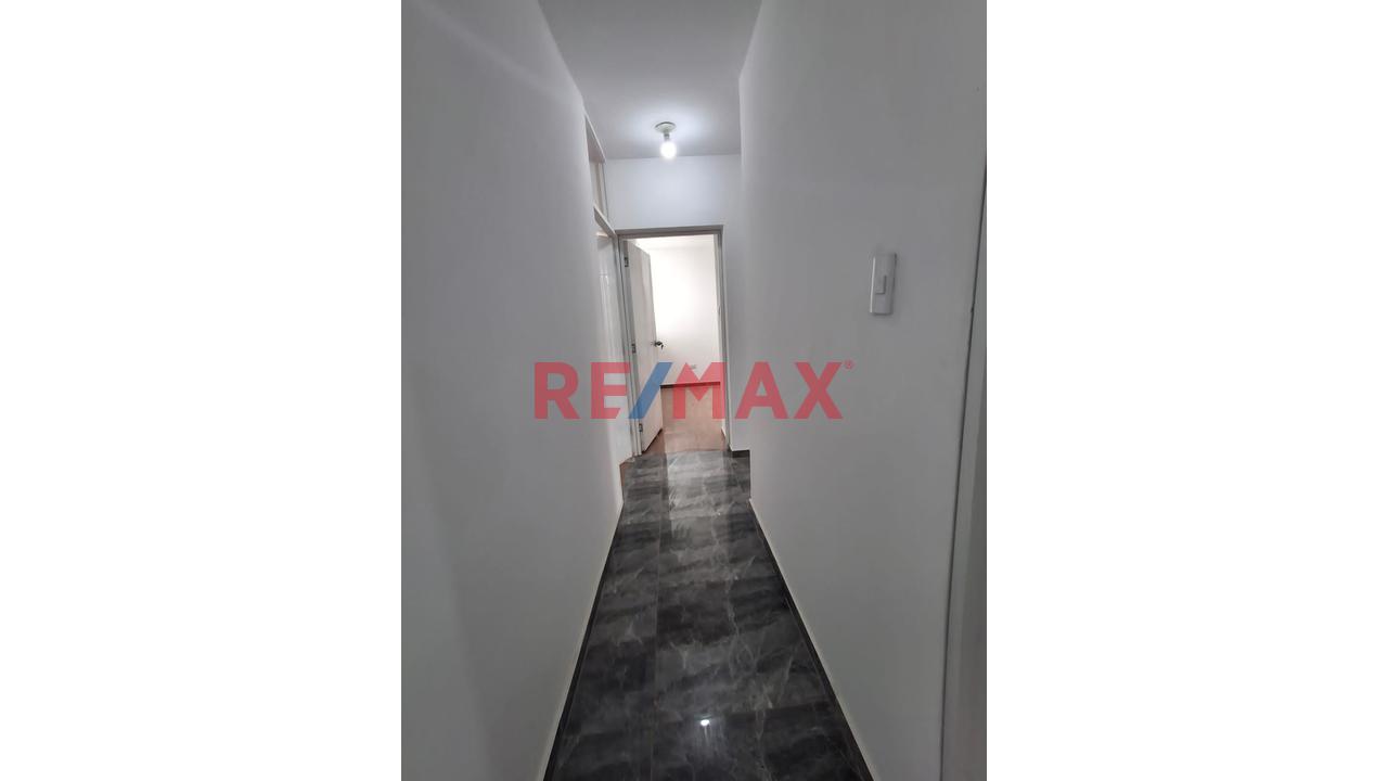 Venta Amplio Departamento En Estreno - Villa Maria Del Triunfo - Piso 3 - 20