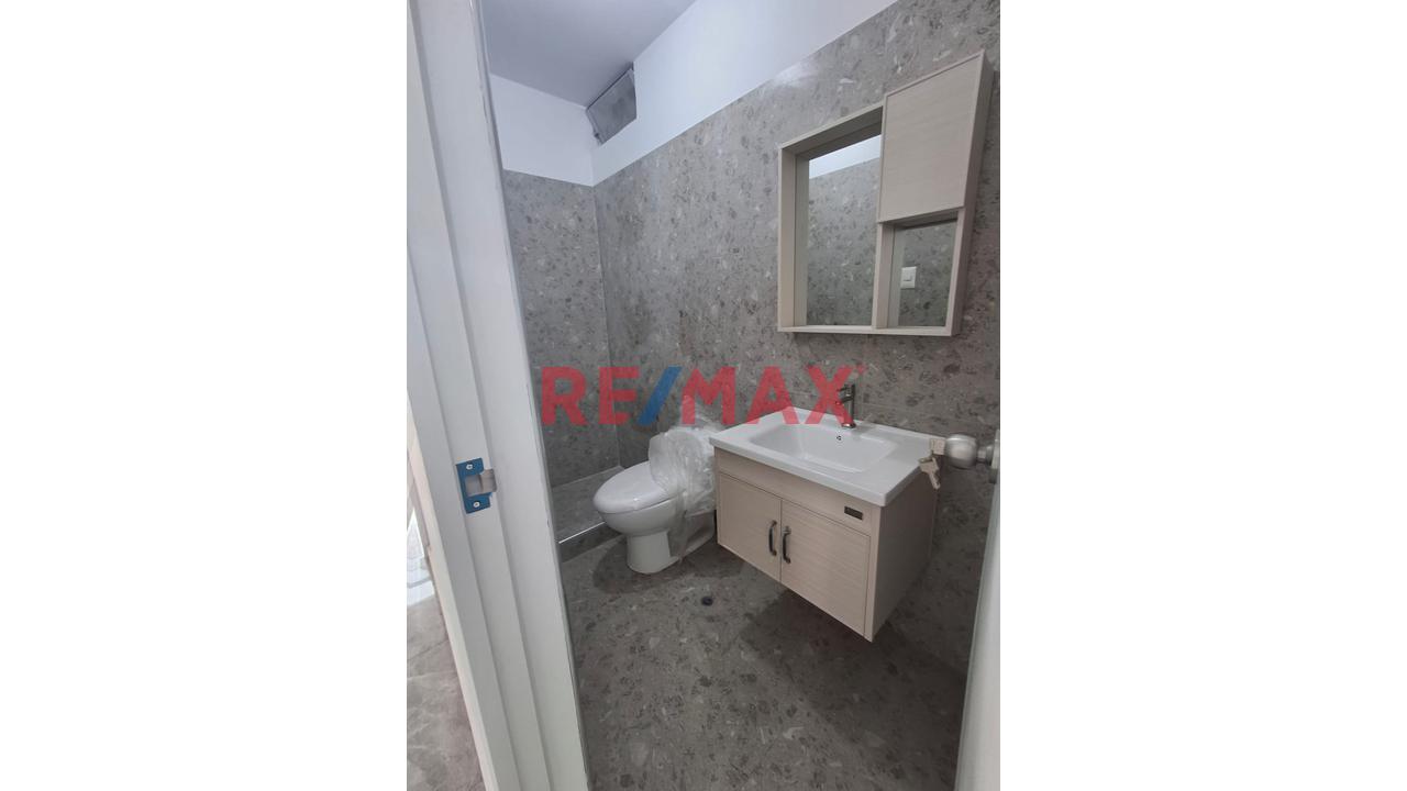 Venta Amplio Departamento En Estreno - Villa Maria Del Triunfo - Piso 3 - 18