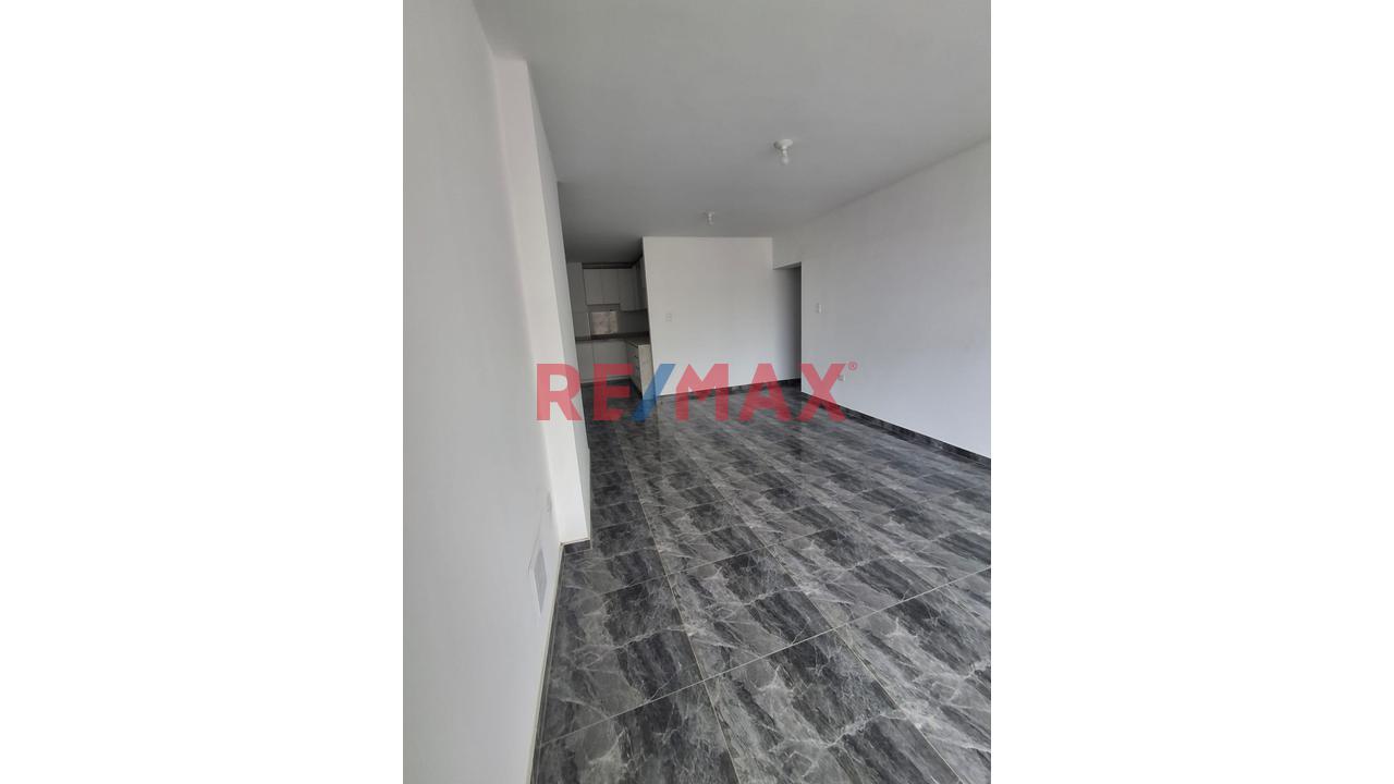 Venta Amplio Departamento En Estreno - Villa Maria Del Triunfo - Piso 3 - 1