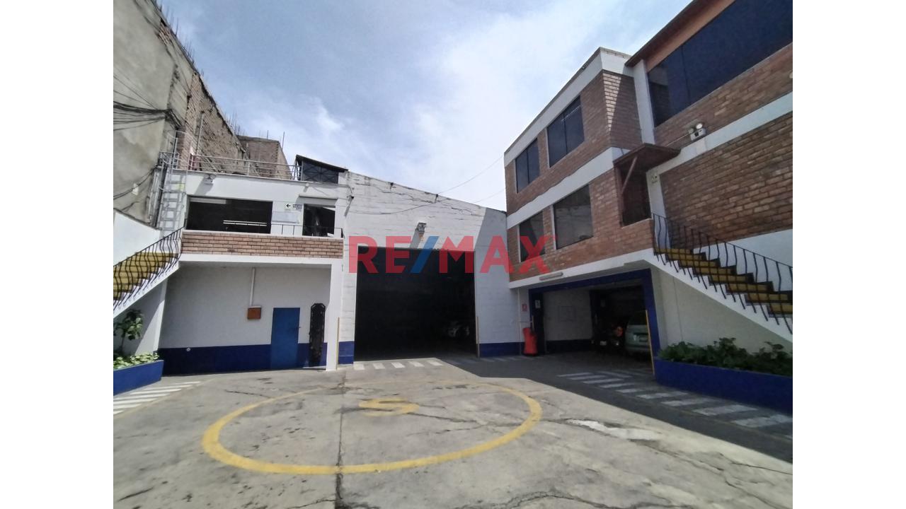 Local Comercio Zonal - En Alquiler 1,757 M2 En Surquillo!! - 2
