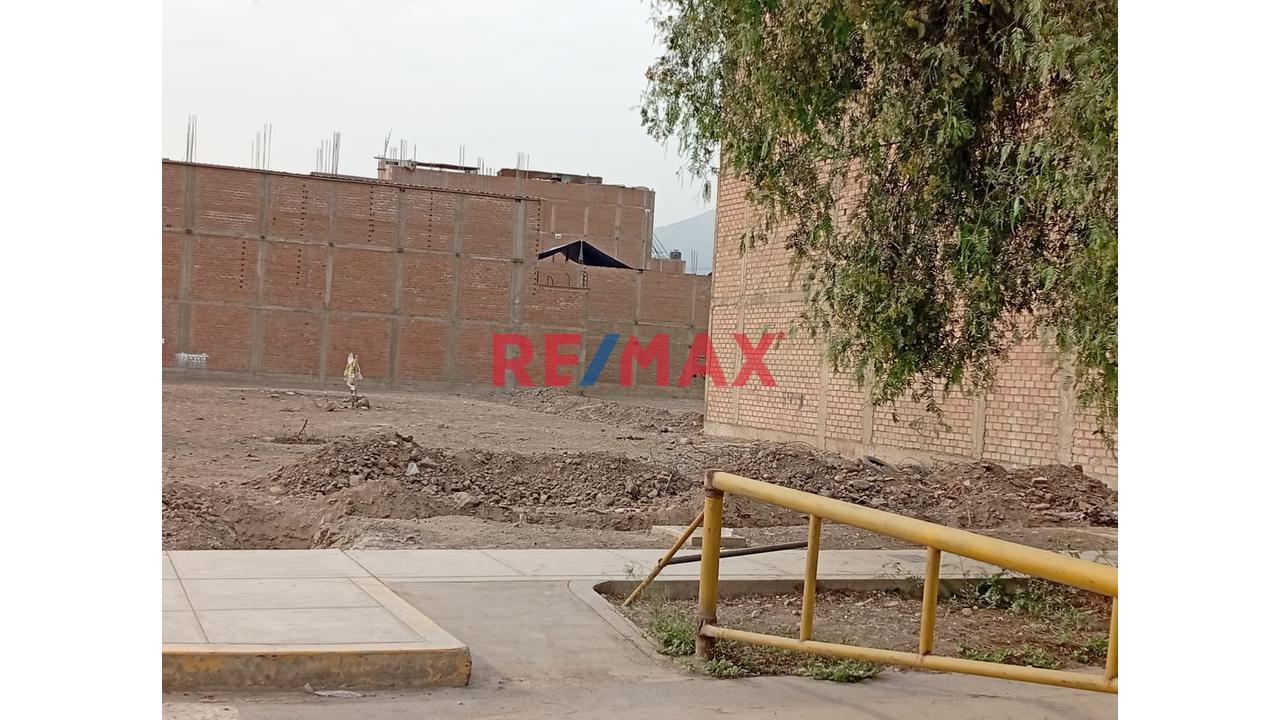 Terreno En Venta Frente A Colegio Innova School Urb San Antonio De Carabayllo 2 — foto 3