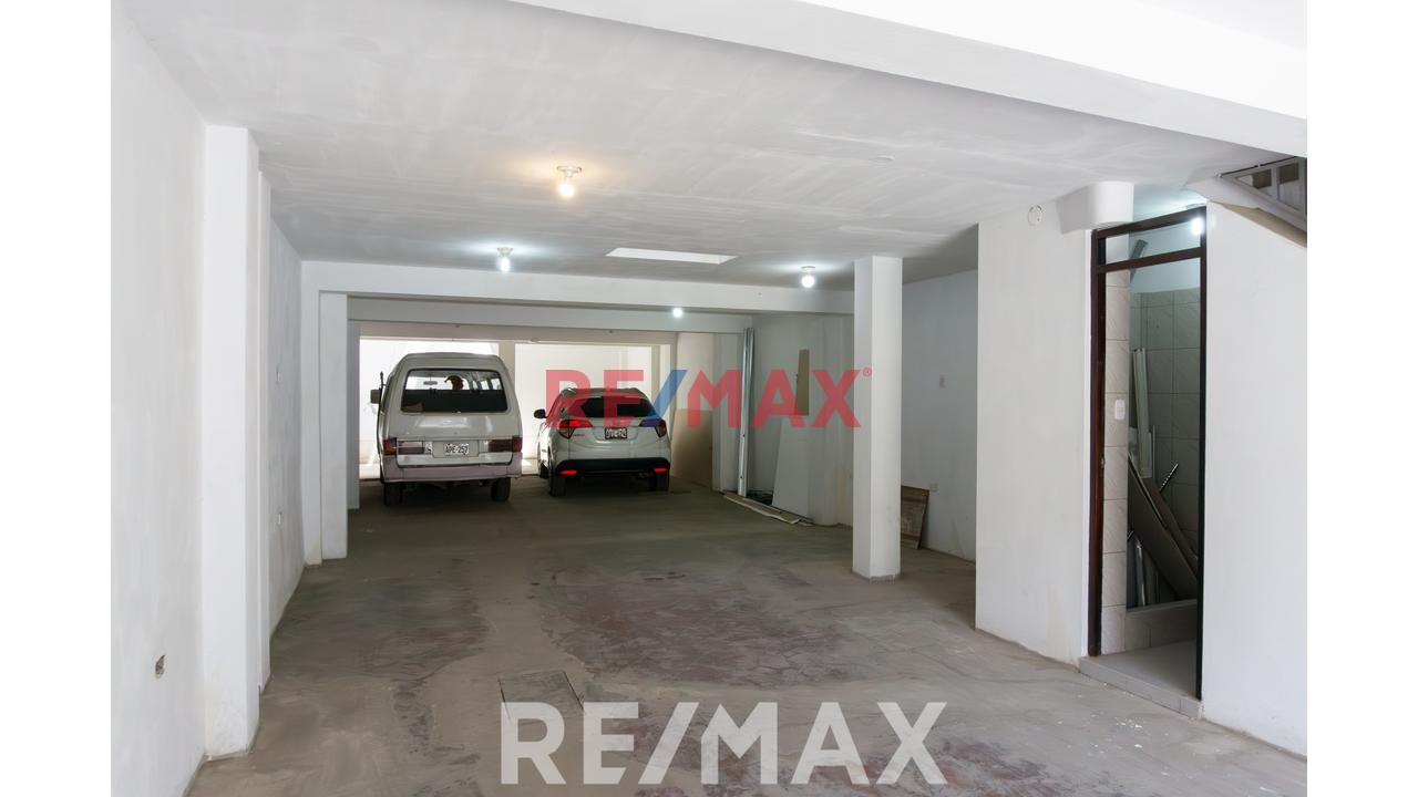 ✅ Local Comercial 100 M² En Av. Universitaria Y Av. Mayolo / Amplio, Estratégico E Ideal Para Oficina, Almacén O Veterinaria — foto 8