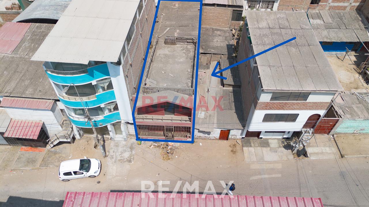 Se Vende  Casa Como Terreno En Villa Maria Del Triunfo - José Gálvez