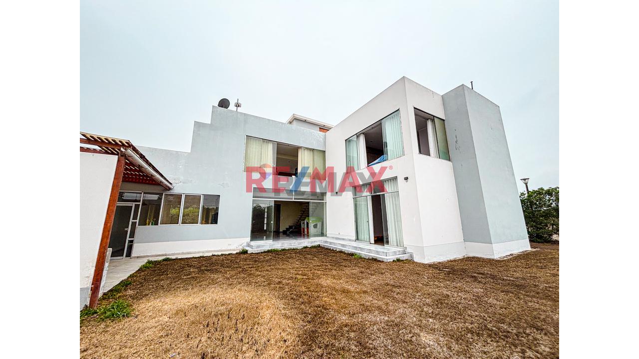 Casa Con Piscina Y Diversas Áreas Comunes - 2
