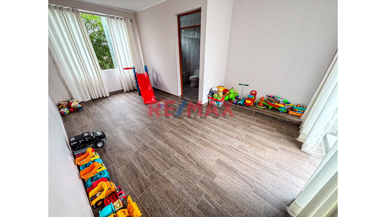 Casa Con Piscina Y Diversas Áreas Comunes - 11