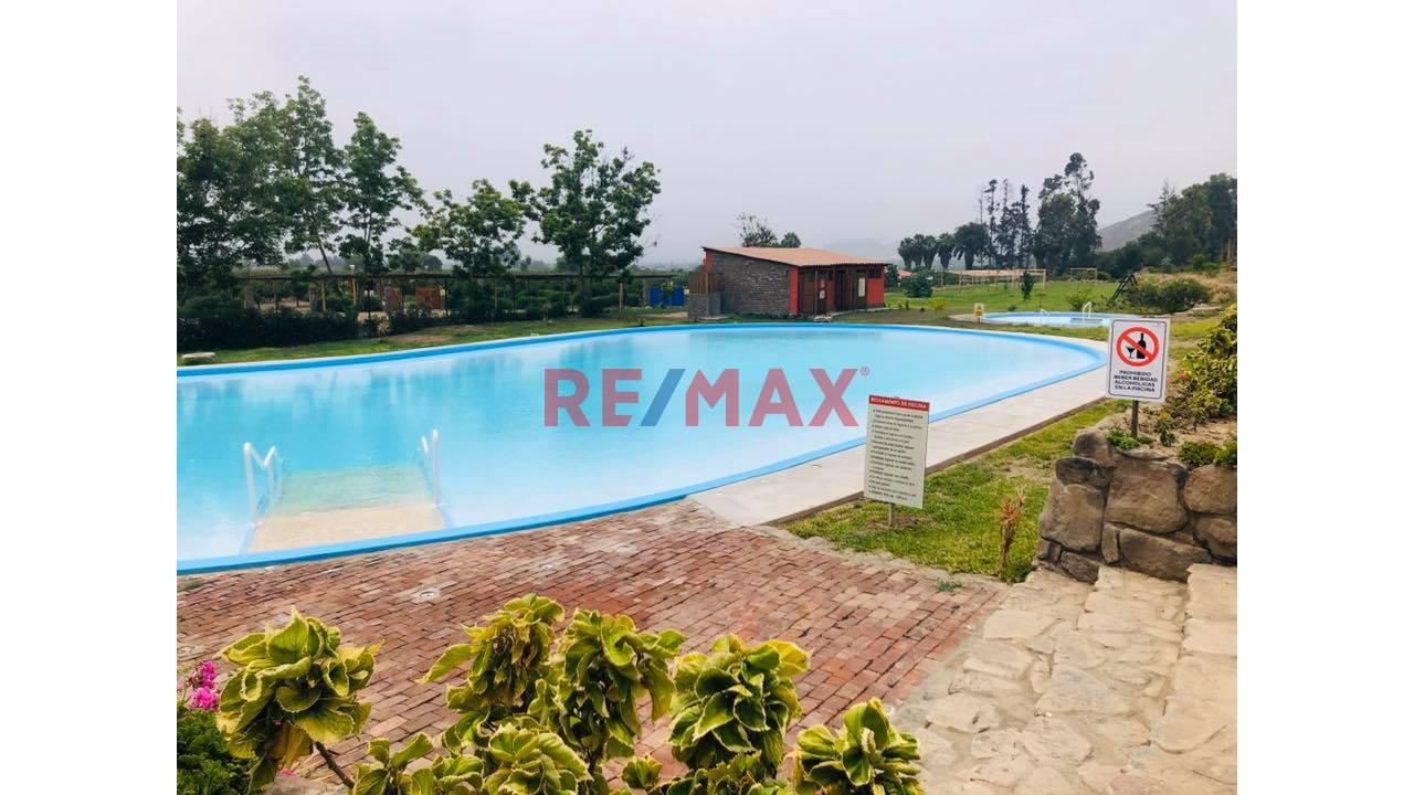 Casa Con Piscina Y Diversas Áreas Comunes