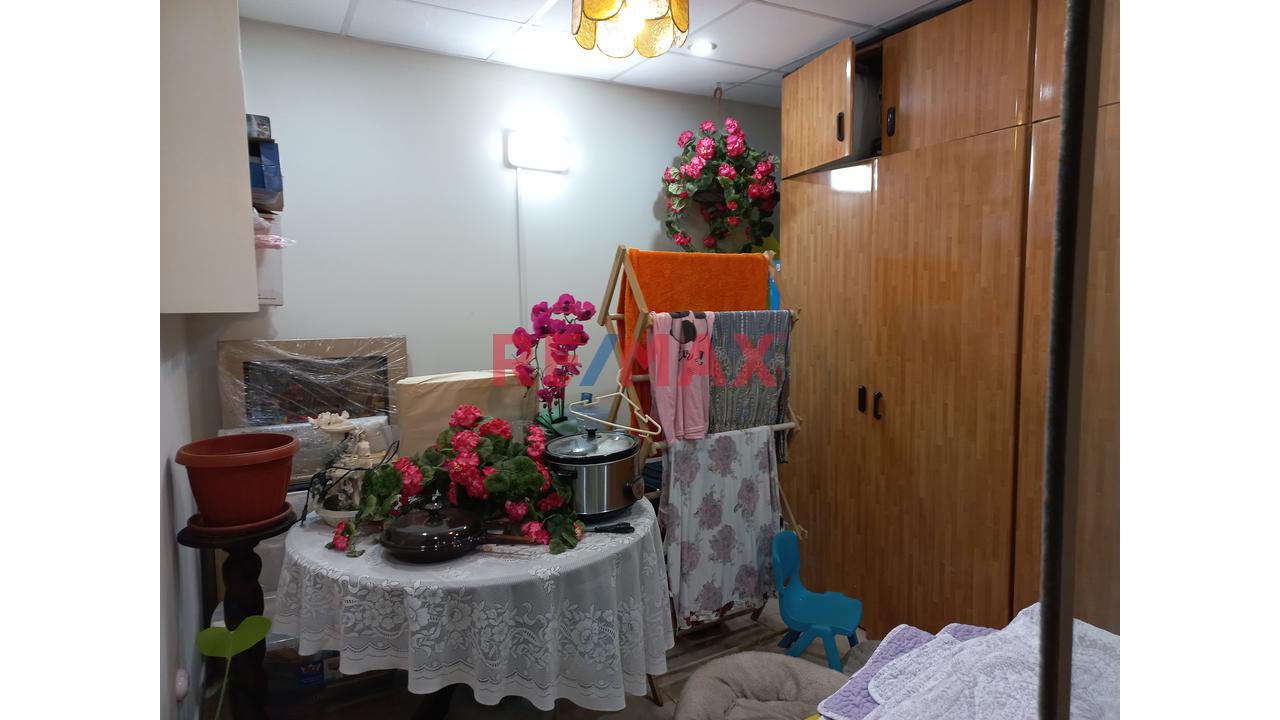 Venta De Moderno Departamento En Urb. Santa Beatriz — foto 10