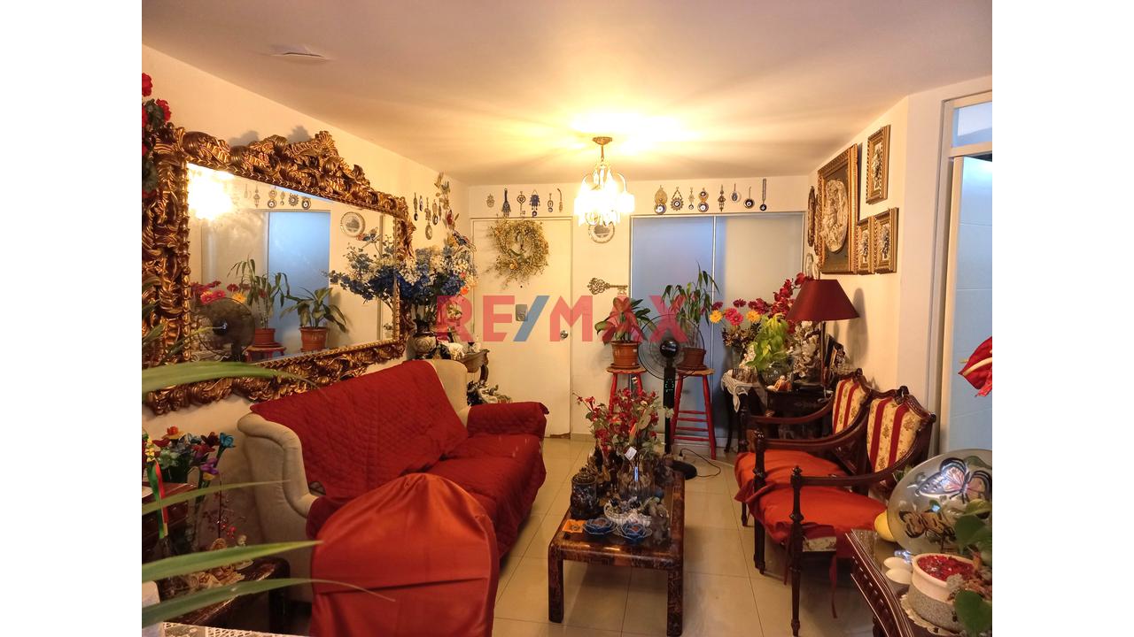 Venta De Moderno Departamento En Urb. Santa Beatriz — foto 5