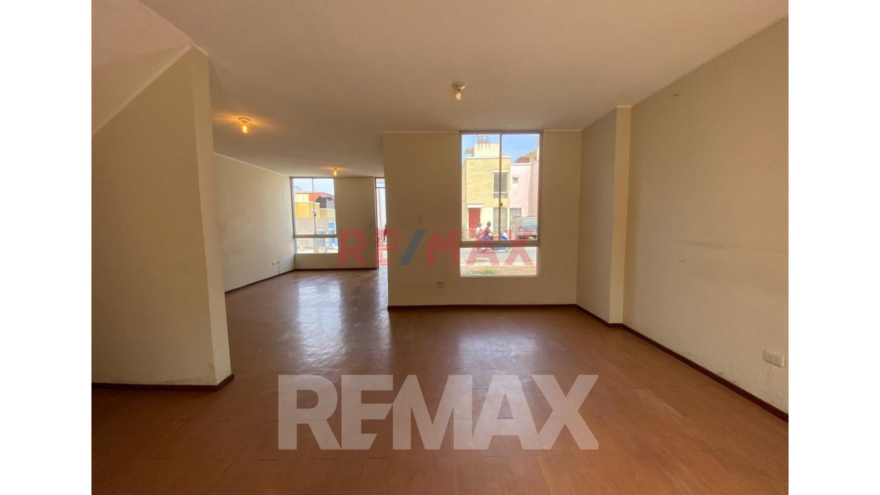 Venta De Casa En Carabayllo En Condominio Villa Club 2 Con Cochera Y Una Amplia Terraza 168 M2 — foto 2