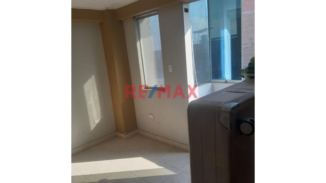 Oportunidad Vendo Casa Con 3 Departamentos Y Local Comercial En Avenida — foto 7