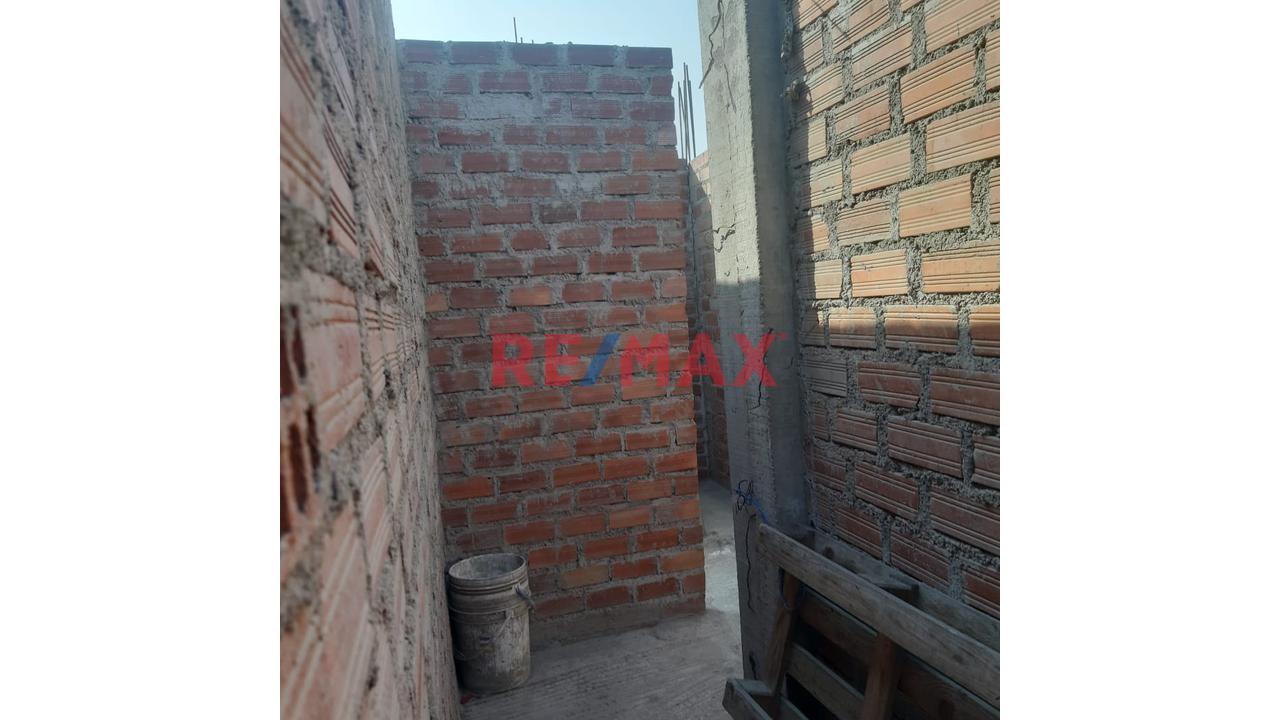 Oportunidad Vendo Casa Con 3 Departamentos Y Local Comercial En Avenida — foto 4