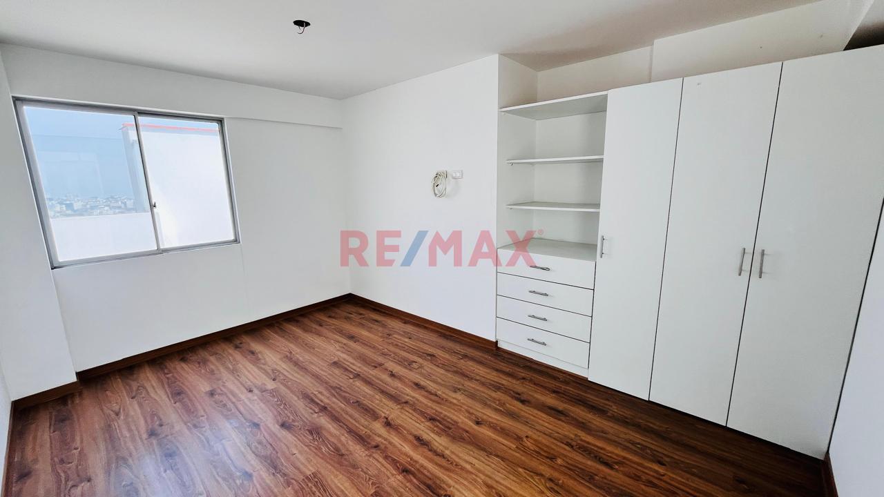 Se Vende Exclusivo Dúplex De Estreno Con Terraza Privada En La Mejor Zona De Miraflores. - 2