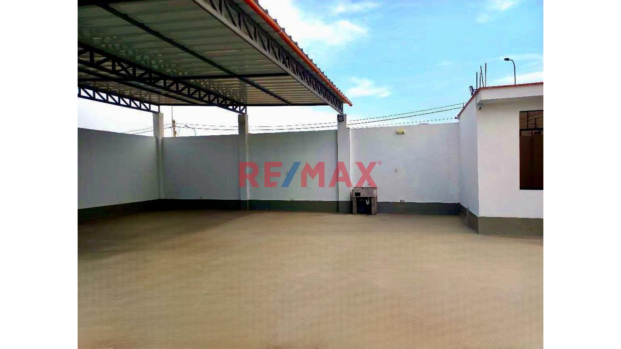 Alquiler Local Comercial, Asia, 255 M2 - 4