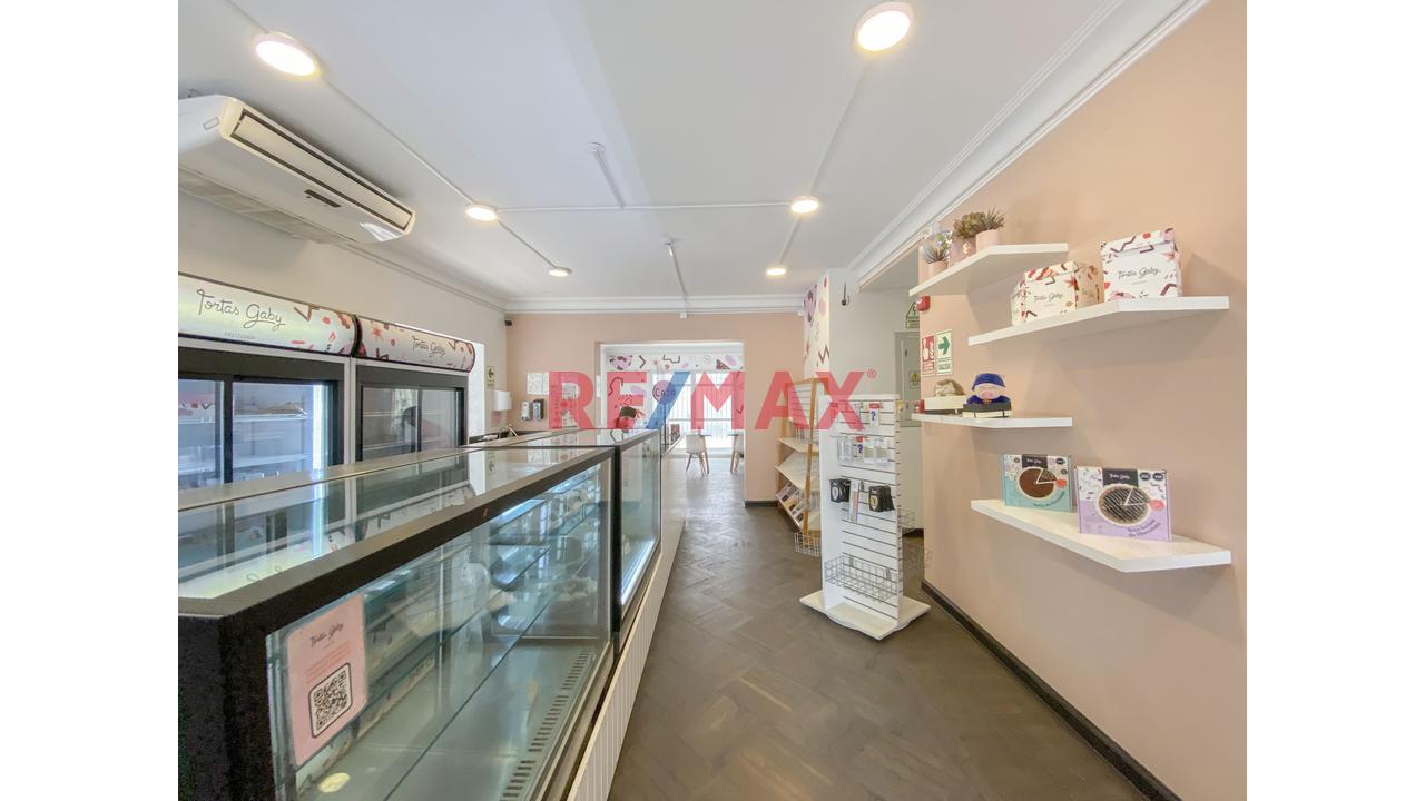 Terreno En Venta En Miraflores | 300 M² | Cz | 7 Pisos - 2