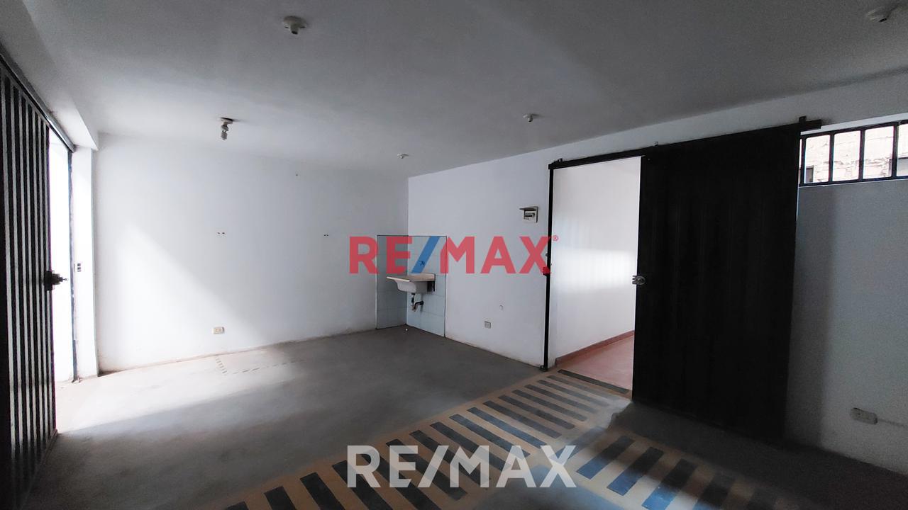 Local Industrial | Ac 900 M2| A Pasos De Av. Nestor Gambetta - 14