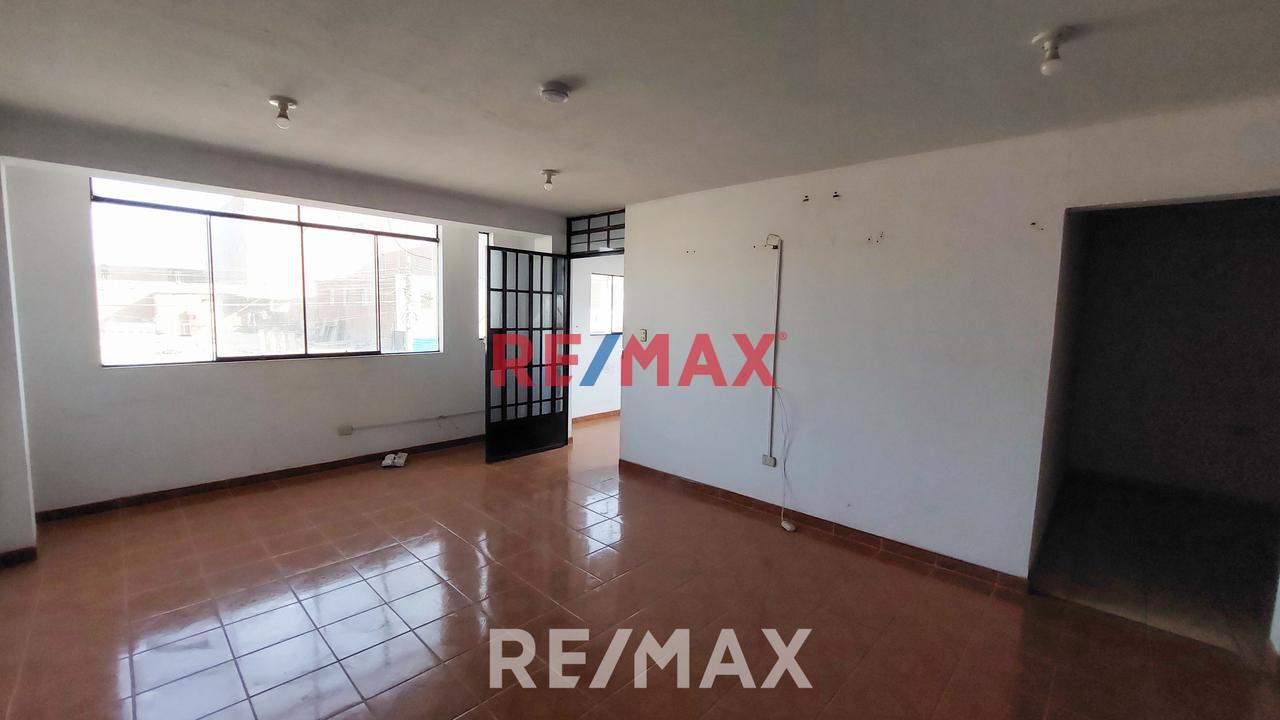Local Industrial | Ac 900 M2| A Pasos De Av. Nestor Gambetta - 15