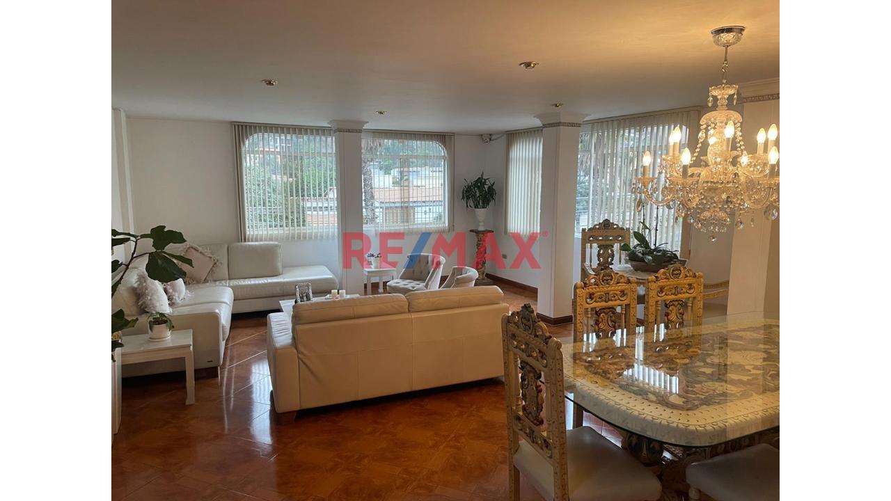 🏡✨ ¡¡ Venta De Exclusivo Departamento Con Azotea Privada De 136 M2. !!  ✨🏡 📍 Urb. La Planicie 🌳 Una De Las Zonas Residenciales Más Exclusivas De La Molina — foto 2