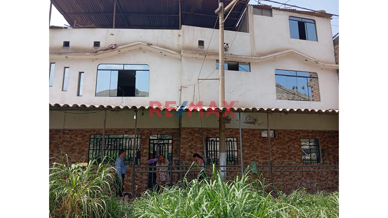 Casa en Venta de 6 dormitorios ubicado en Puente Piedra Casa en Venta de 6 dormitorios ubicado en Puente Piedra
