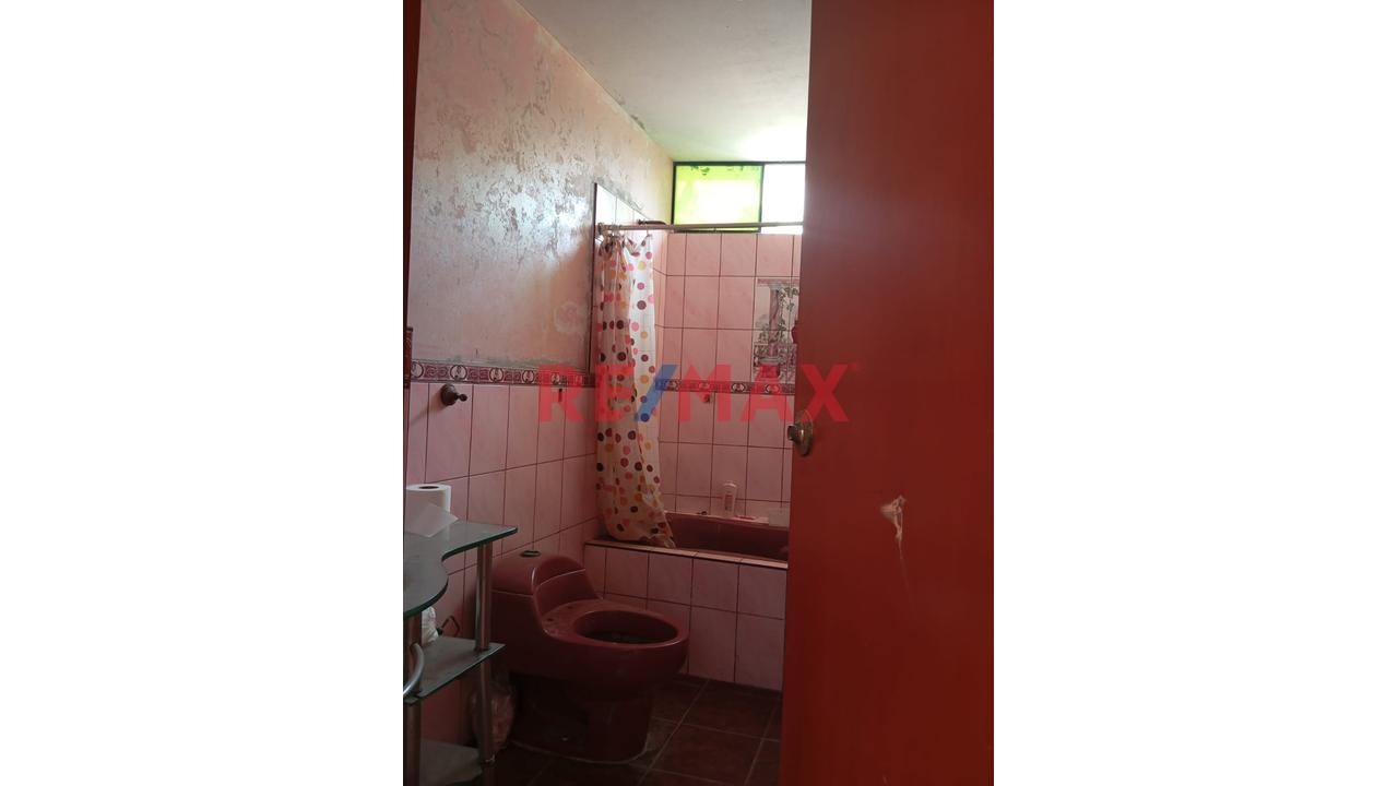 Casa de 6 dormitorios y 3 baños ubicado en Puente Piedra Casa de 6 dormitorios y 3 baños ubicado en Puente Piedra