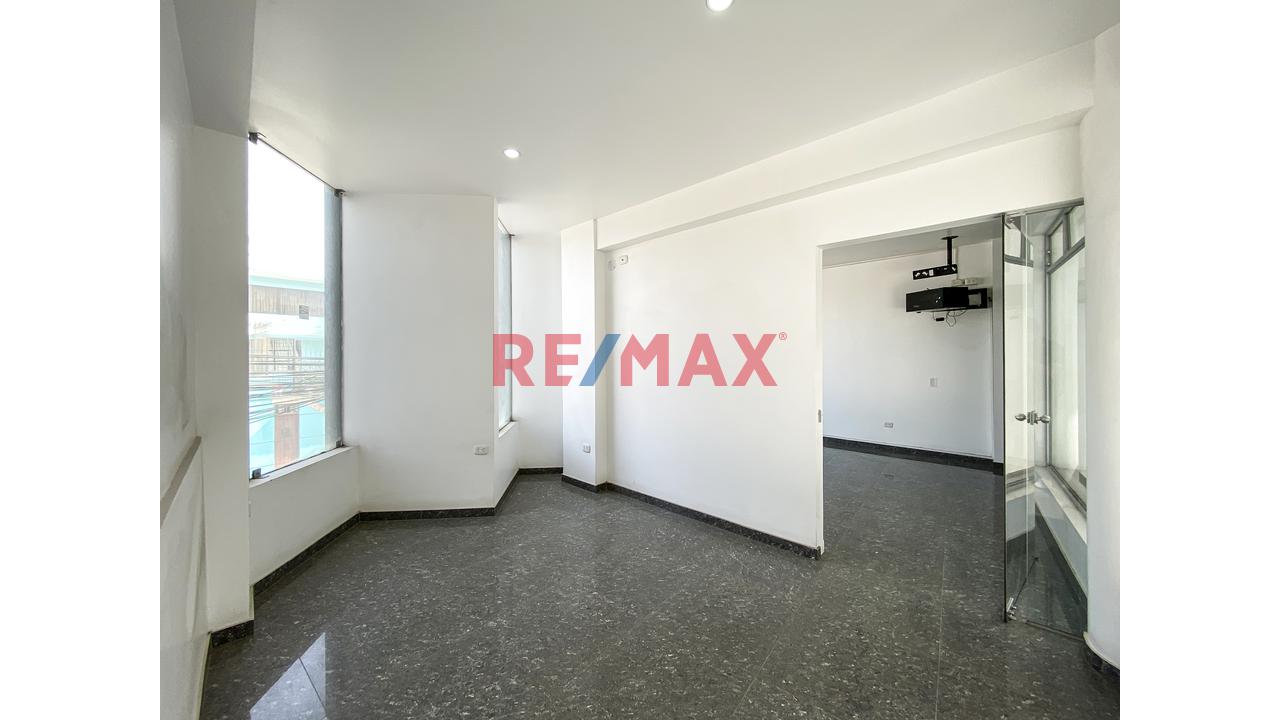 Inversion Lista : Local Comercial De 3 Pisos ,Para Iniciar Tu Negocio - 11