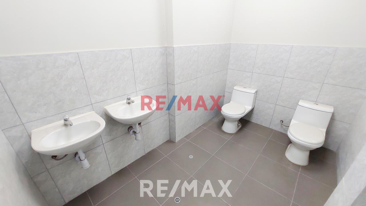 Venta De Edificio Corporativo Completo Y De Estreno. - 2