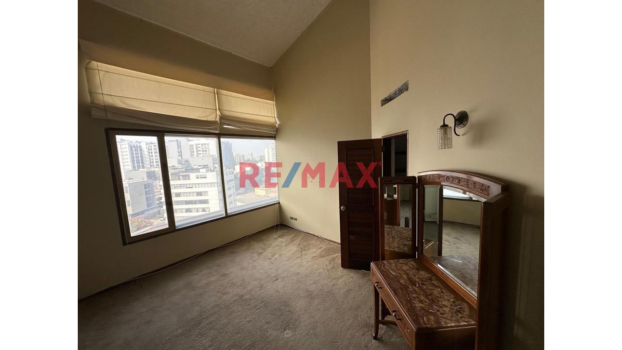 Se Vende Lindo Duplex En El Corazón De San Isidro !! Con La Mejor Vista De La Ciudad Y Sus Parques !! — foto 10