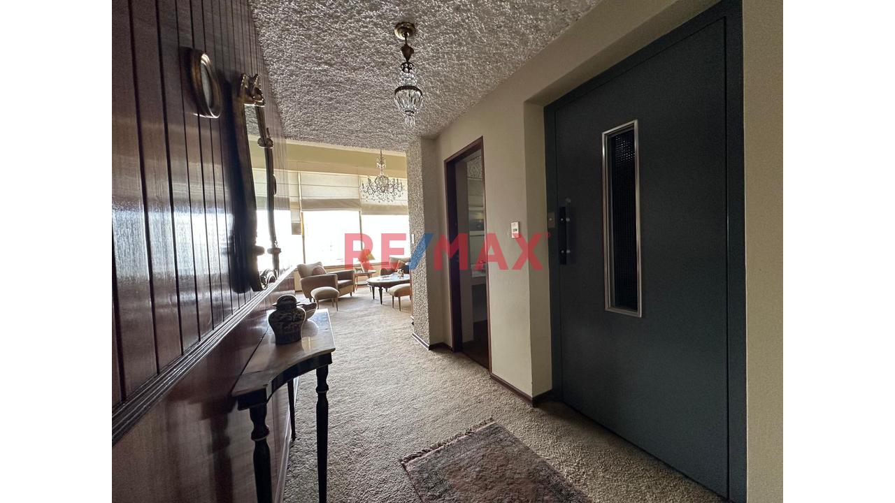 Se Vende Lindo Duplex En El Corazón De San Isidro !! Con La Mejor Vista De La Ciudad Y Sus Parques !! — foto 4