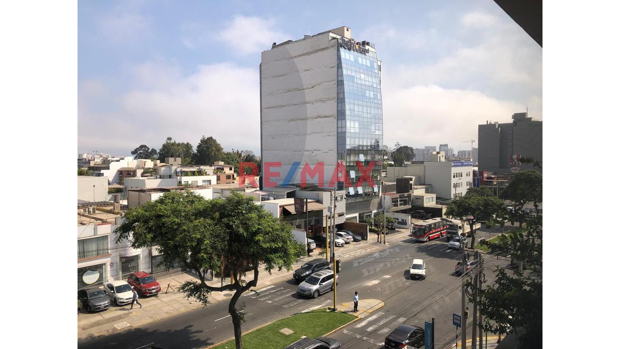 Alquiler De Oficina Duplex En Esquina En Miraflores — foto 5