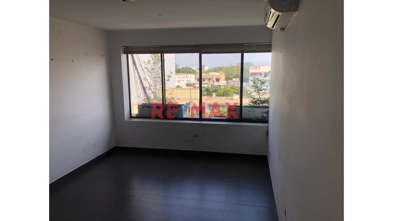 Alquiler De Oficina Duplex En Esquina En Miraflores — foto 8